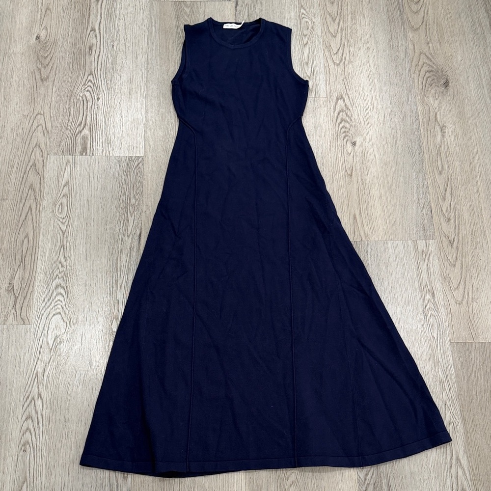 Avec Les Filles Elegant Navy Sleeveless Dress